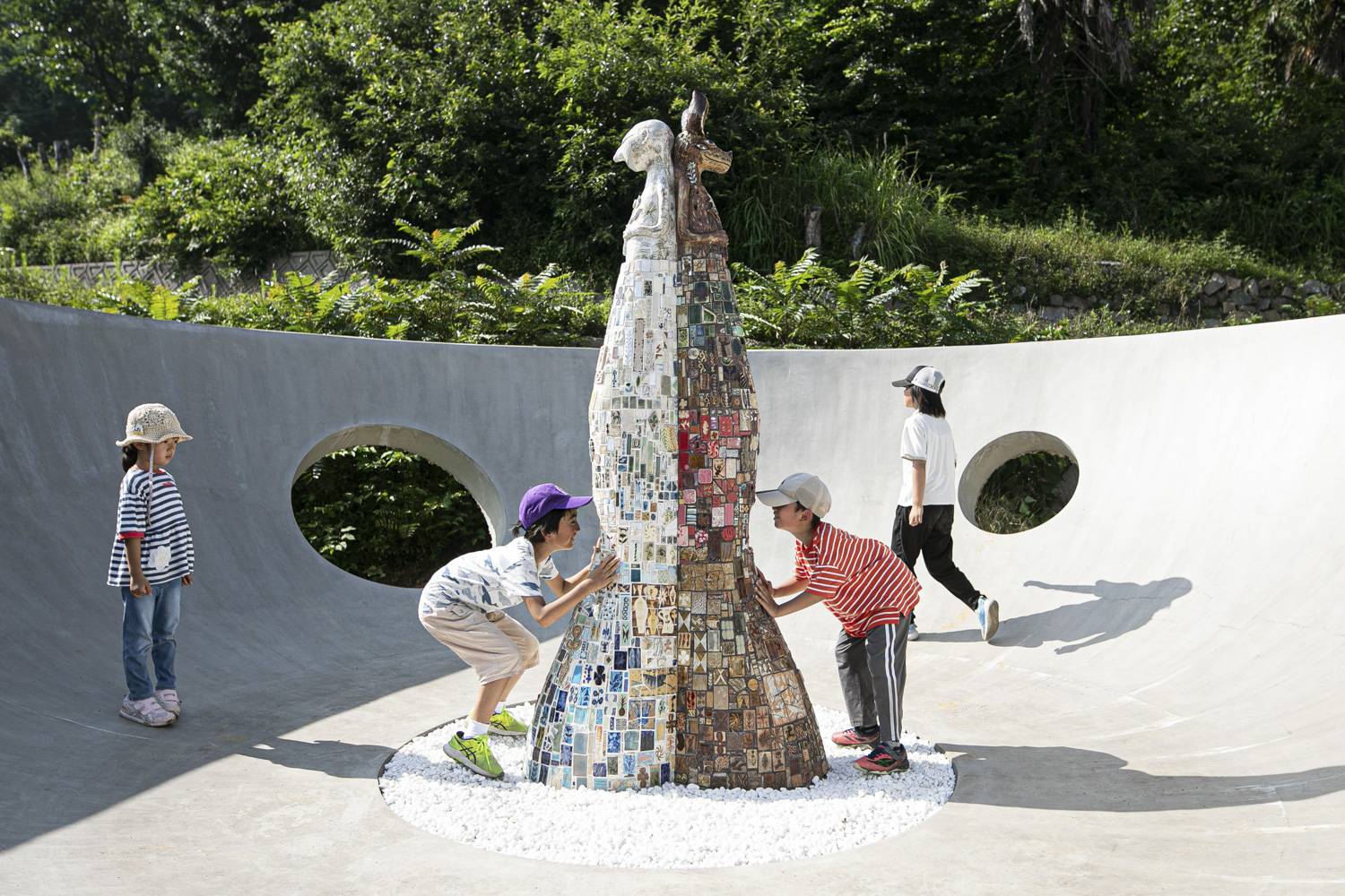 淺井 裕介 (あさい ゆうすけ)作のアート作品
